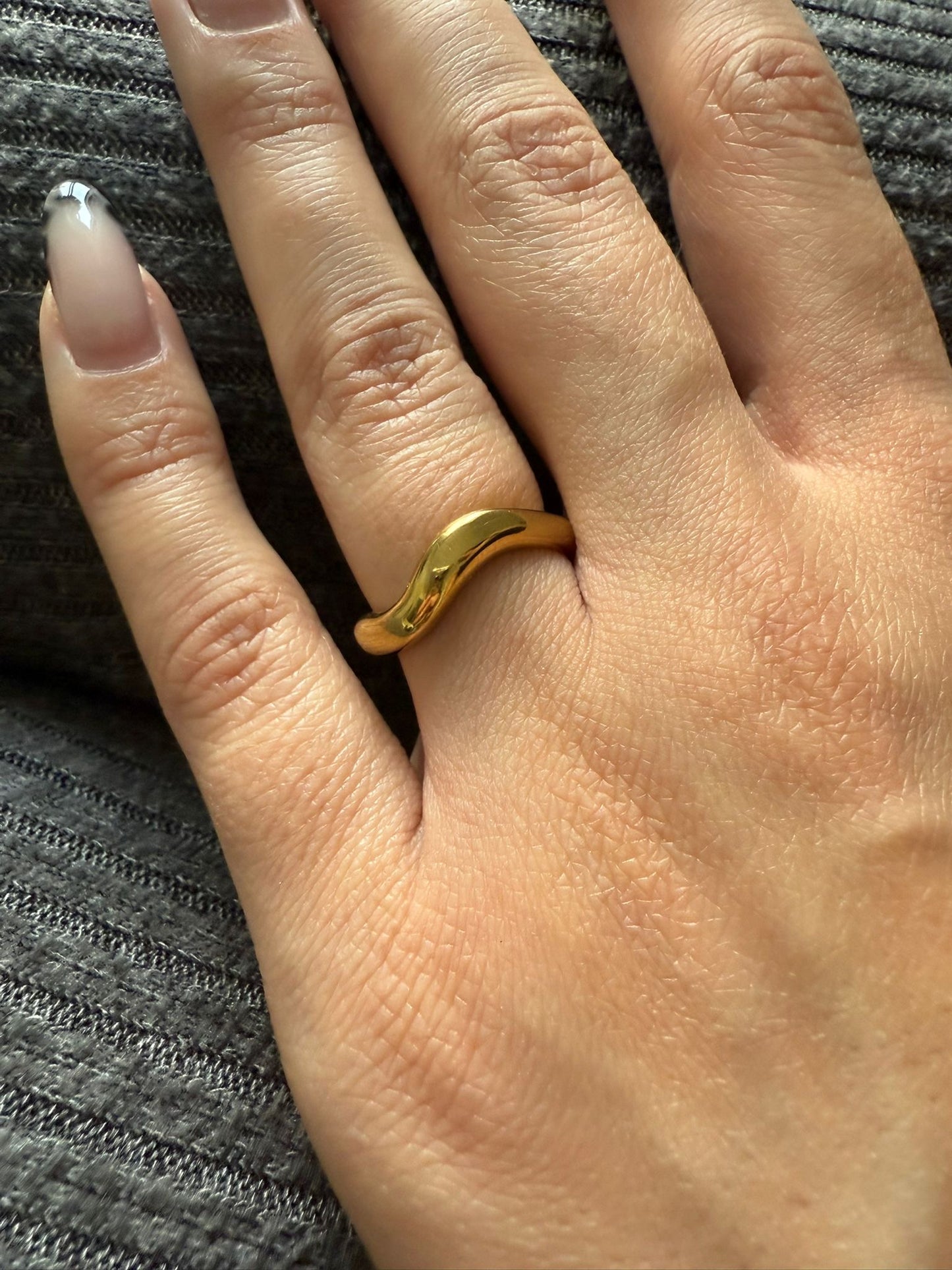 Soft Curve Ring