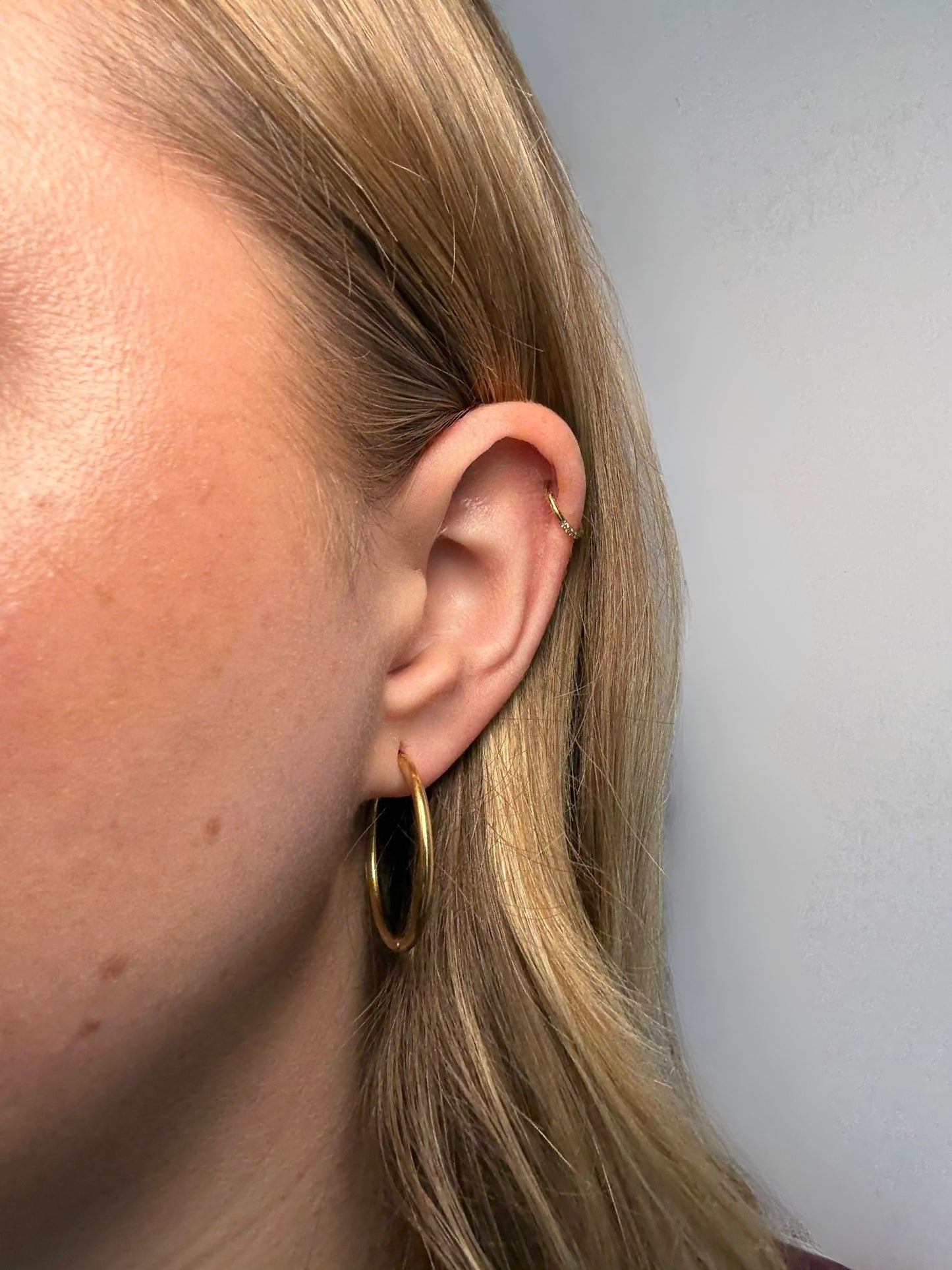 Fine Hoop Ohrringe