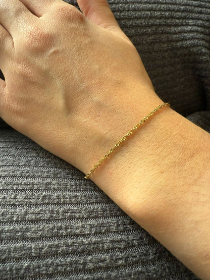 Tiny Twist Armband